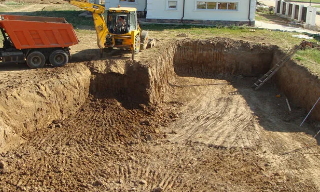 Рытье котлованов под фундамент в Учалах – цена от 2573 руб. за м3 | 2Землекопа-Члы